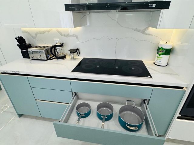 Home for sale at 1045 Hollywood Blvd - photo 6124921