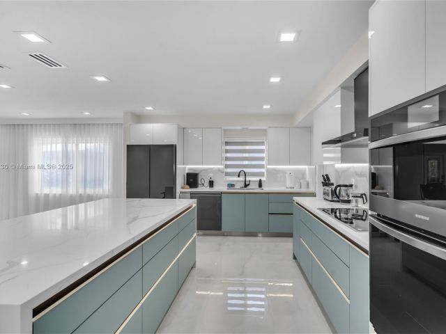 Home for sale at 1045 Hollywood Blvd - photo 6124923