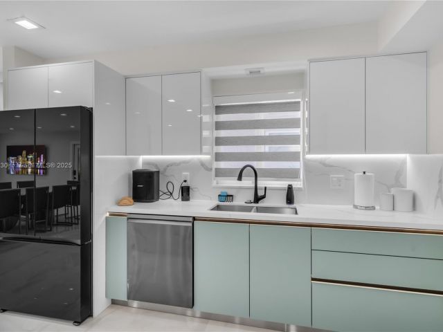 Home for sale at 1045 Hollywood Blvd - photo 6124925