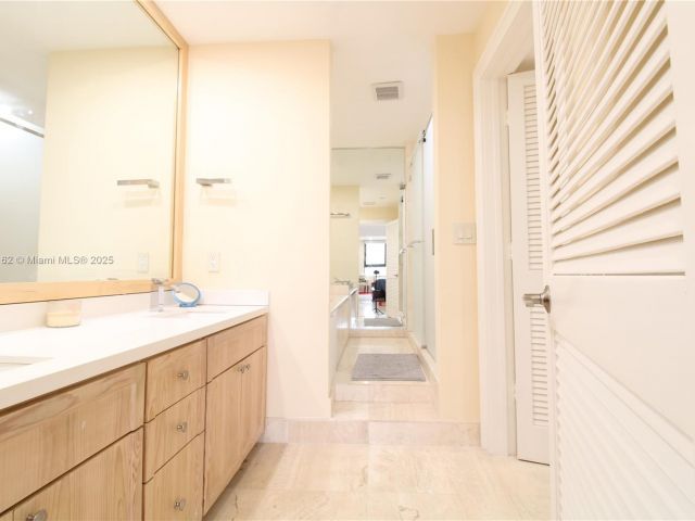 Apartment for sale  Unit #702 - photo 6126267