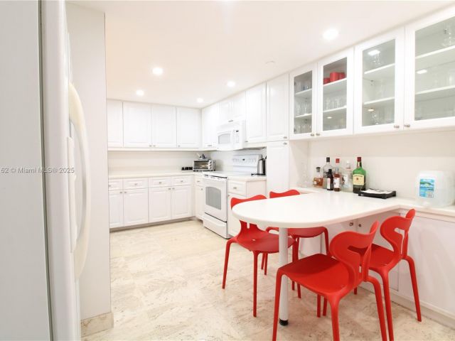 Apartment for sale  Unit #702 - photo 6126272