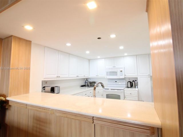 Apartment for sale  Unit #702 - photo 6126279