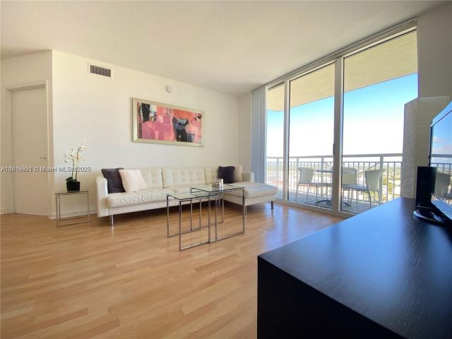 Apartment for rent  Unit #2210 - photo 6128446