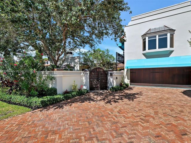 Home for sale at 325 Bontona Ave - photo 6133586