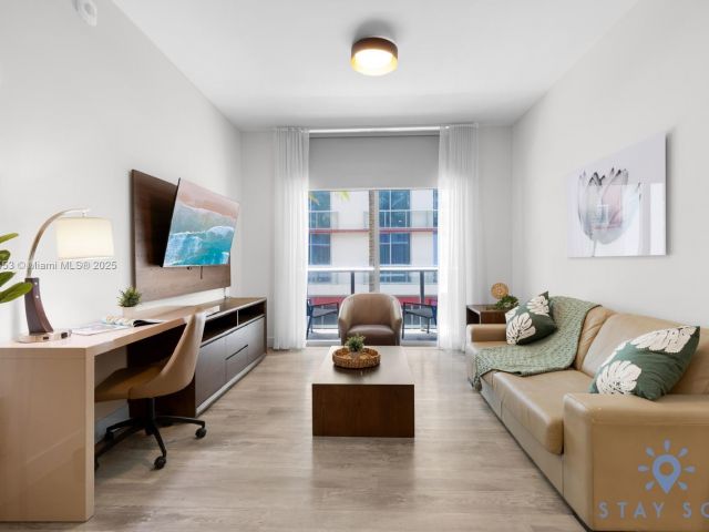 1-bedroom condo for sale in Hollywood - 777 N Ocean Dr N219 - MondialRealty