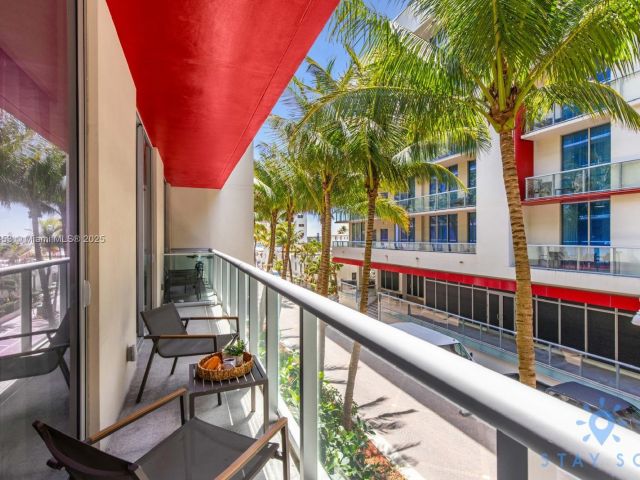 1-bedroom condo for sale in Hollywood - 777 N Ocean Dr N219 - MondialRealty