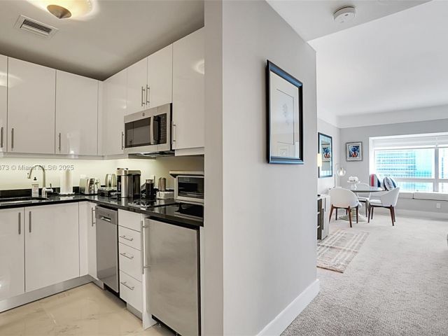 Apartment for sale  Unit #3111 - photo 6150359