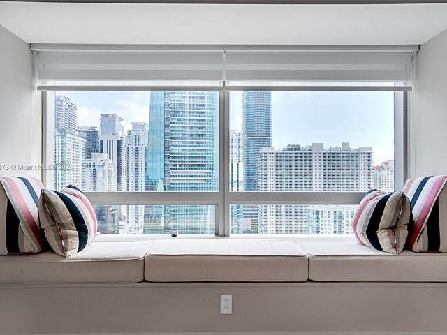 Apartment for sale  Unit #3111 - photo 6150365