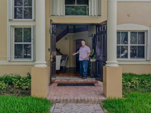 4-bedroom home for sale in Miami - 12251 SW 122nd Path - MondialRealty