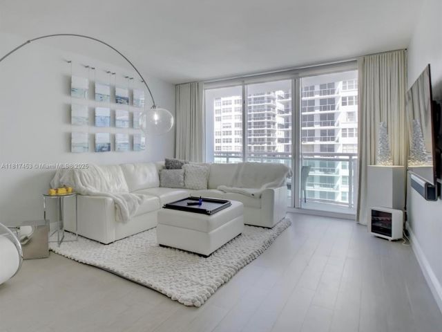 Apartment for sale  Unit #1007 - photo 6129323