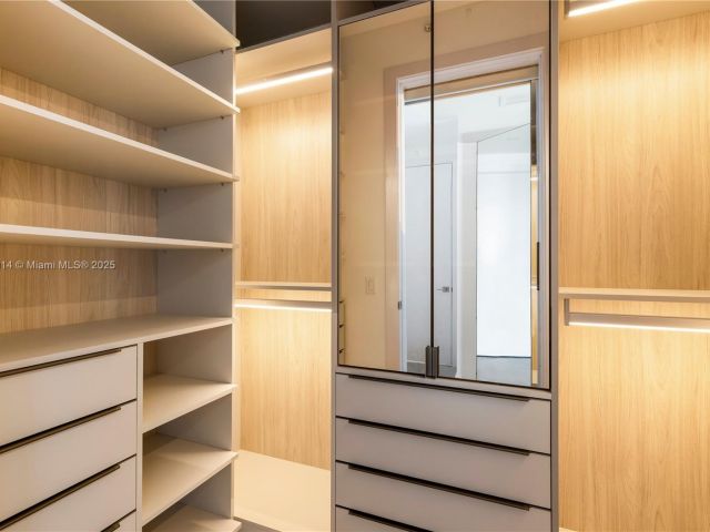 Apartment for sale  Unit #1604 - photo 6149995