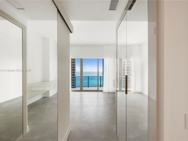 Apartment for sale  Unit #1604 - photo 6149996