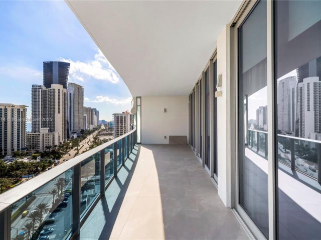 Apartment for sale  Unit #1604 - photo 6150004