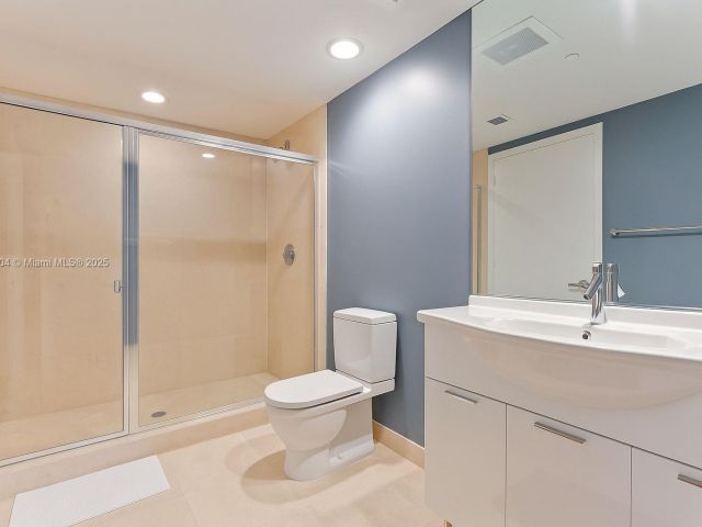 Apartment for sale  Unit #5104 - photo 6146765