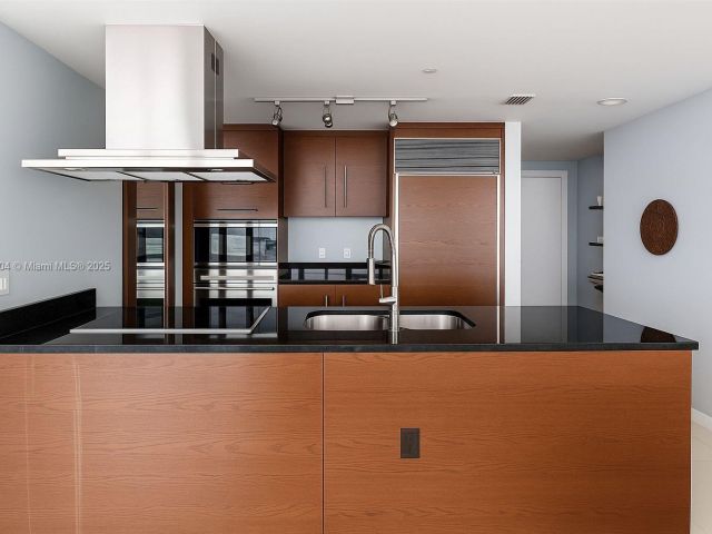 Apartment for sale  Unit #5104 - photo 6146775