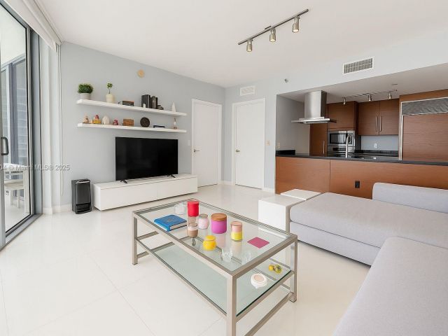 Apartment for sale  Unit #5104 - photo 6146777