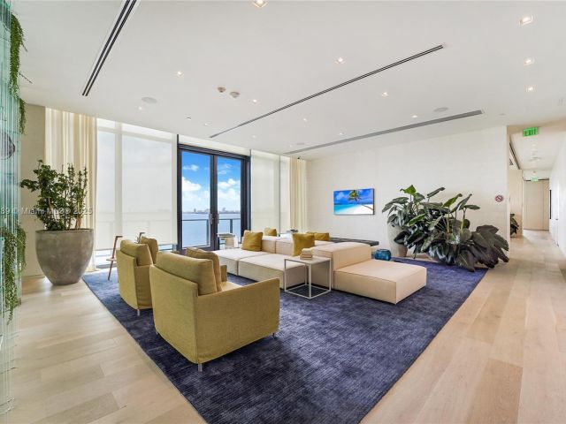 Apartment for sale  Unit #3101 - photo 6144897