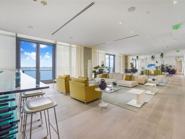 Apartment for sale  Unit #3101 - photo 6144900