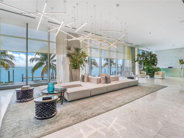 Apartment for sale  Unit #3101 - photo 6144901