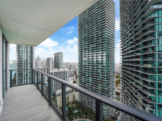 Apartment for sale  Unit #3101 - photo 6144902