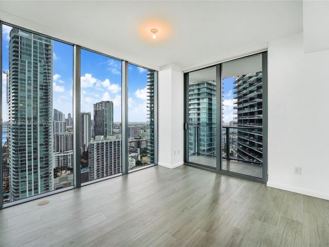 Apartment for sale  Unit #3101 - photo 6144904