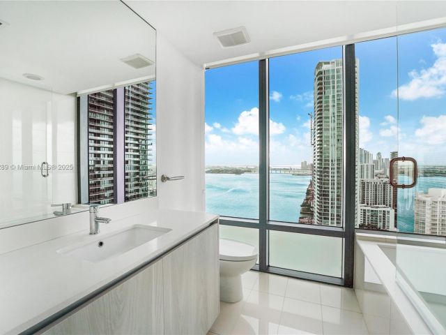 Apartment for sale  Unit #3101 - photo 6144905