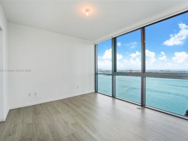 Apartment for sale  Unit #3101 - photo 6144906