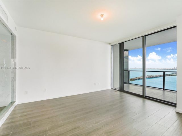 Apartment for sale  Unit #3101 - photo 6144908