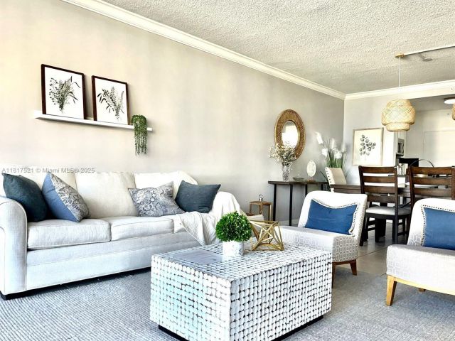 Apartment for sale  Unit #923 - photo 6128082