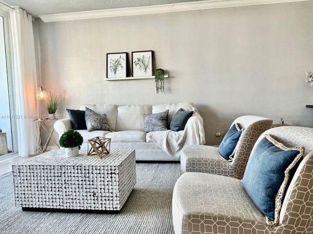 Apartment for sale  Unit #923 - photo 6128083