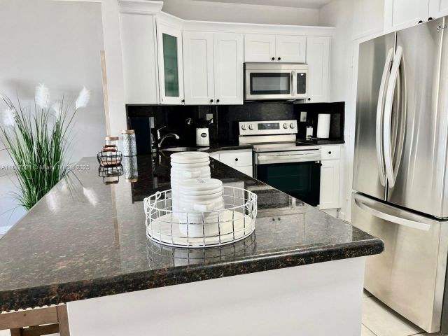 Apartment for sale  Unit #923 - photo 6128094