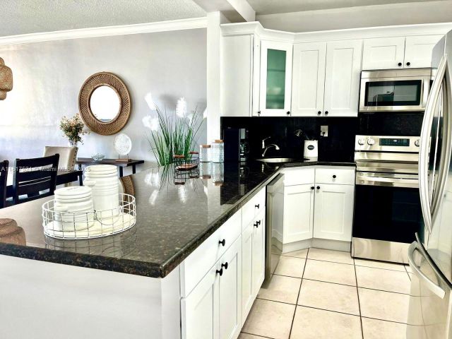 Apartment for sale  Unit #923 - photo 6128095