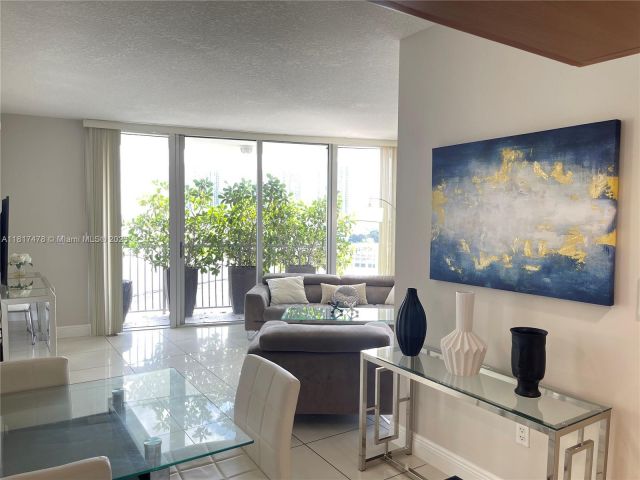 Apartment for sale  Unit #1414 - photo 6142003