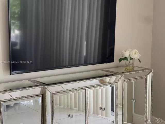 Apartment for sale  Unit #1414 - photo 6142001