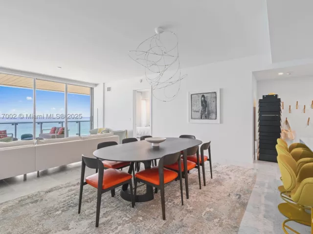 2-bedroom condo for sale in Miami Beach - 5775 Collins Ave 1602 - MondialRealty