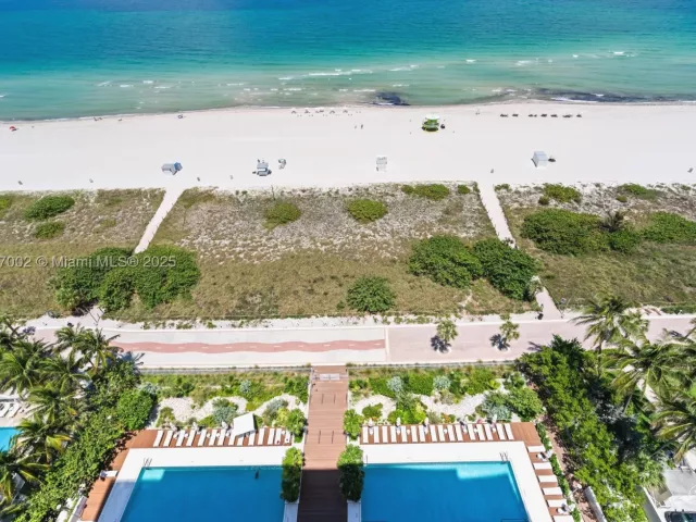 2-bedroom condo for sale in Miami Beach - 5775 Collins Ave 1602 - MondialRealty