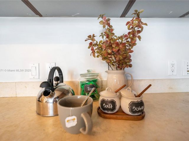 Apartment for sale  Unit #1801 - photo 6171731