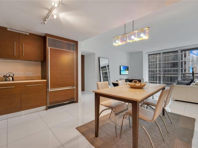 Apartment for sale  Unit #1801 - photo 6171732