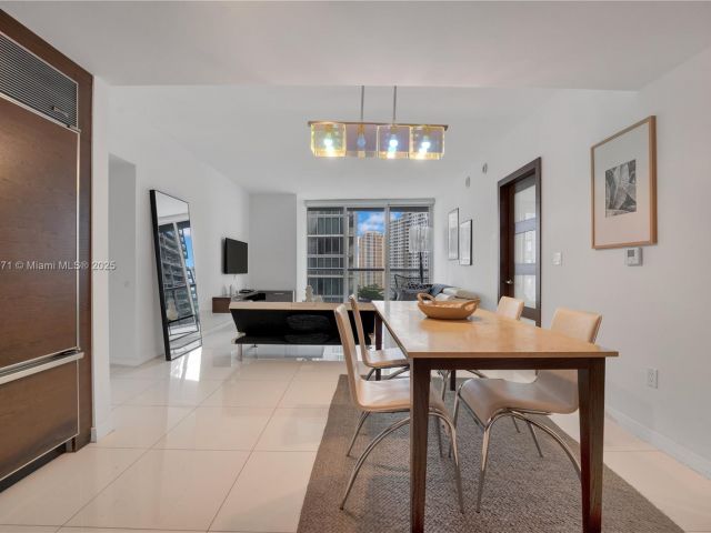 Apartment for sale  Unit #1801 - photo 6171735