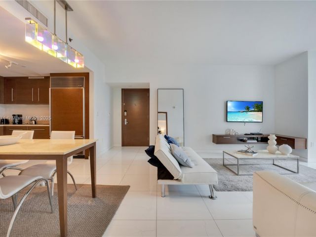 Apartment for sale  Unit #1801 - photo 6171736