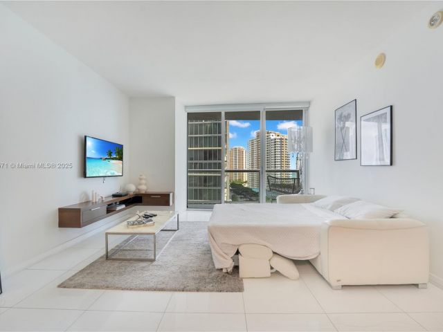 Apartment for sale  Unit #1801 - photo 6171743