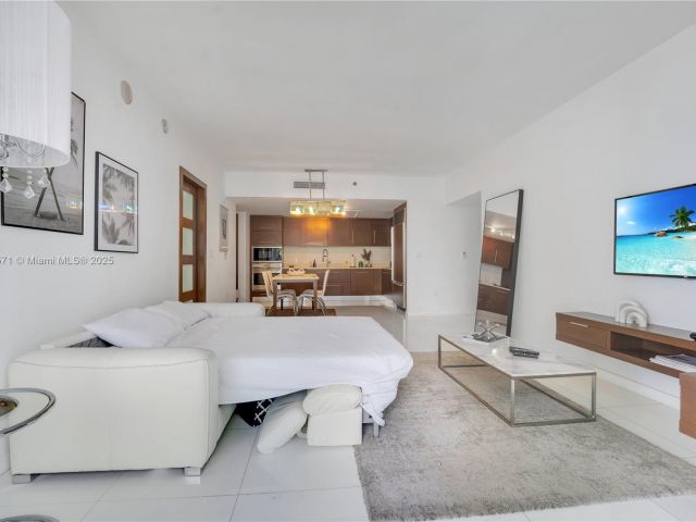 Apartment for sale  Unit #1801 - photo 6171744