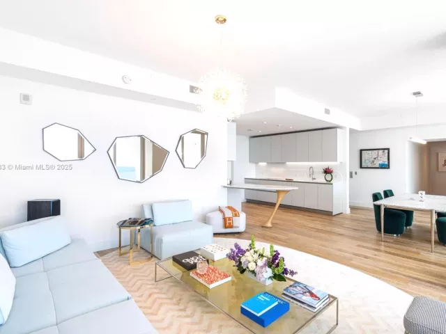 Apartment for sale  Unit #902 - photo 6132276