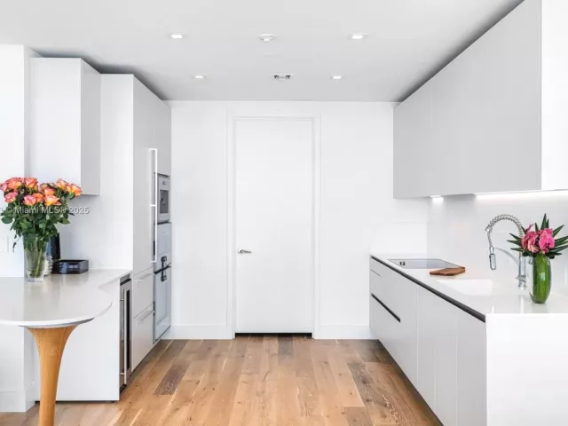 Apartment for sale  Unit #902 - photo 6132277