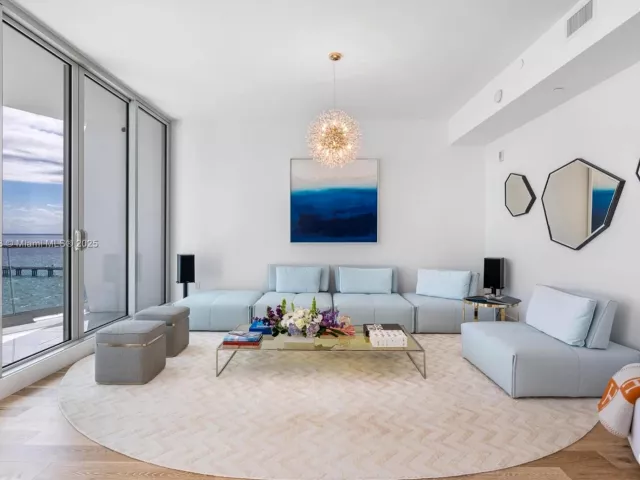 Apartment for sale  Unit #902 - photo 6132283