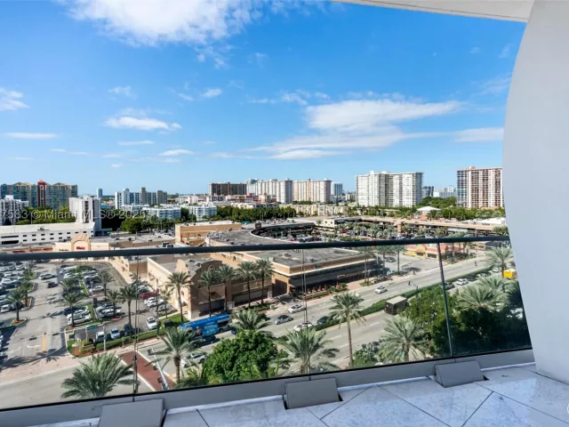2-bedroom condo for sale in Sunny Isles Beach - 16901 Collins Ave 902 - MondialRealty