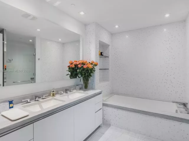 Apartment for sale  Unit #902 - photo 6132269