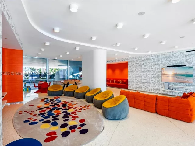 2-bedroom condo for sale in Sunny Isles Beach - 16901 Collins Ave 902 - MondialRealty