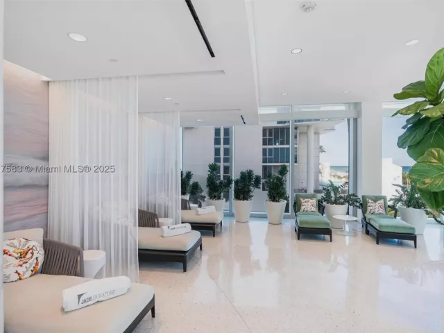 2-bedroom condo for sale in Sunny Isles Beach - 16901 Collins Ave 902 - MondialRealty