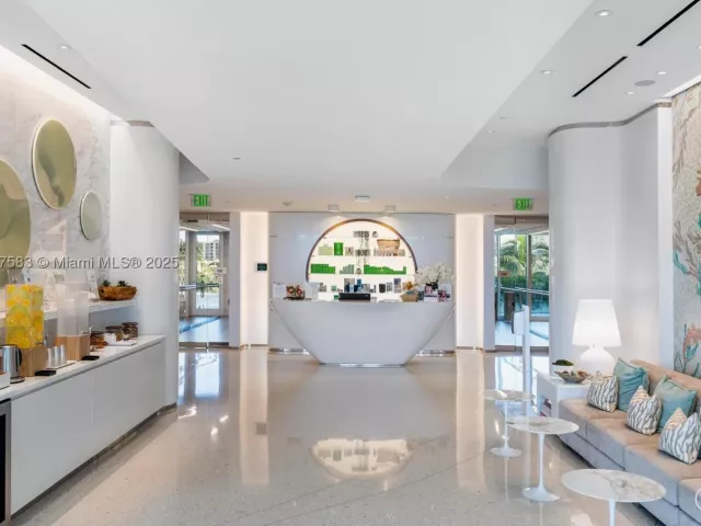 2-bedroom condo for sale in Sunny Isles Beach - 16901 Collins Ave 902 - MondialRealty
